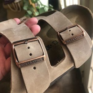 Birkenstock Arizona women’s light tobacco sandal